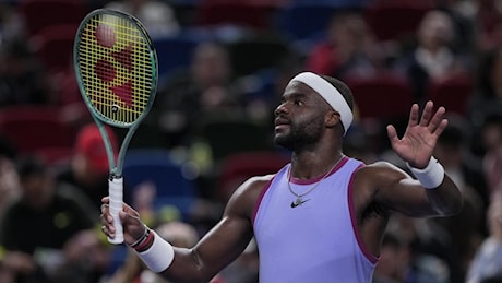 Tiafoe shock, perde la testa e insulta l'arbitro: Vaff****, idiota!