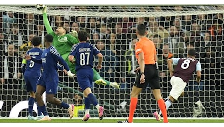 Champions League: Aston Villa-Psg 3-2, francesi in semifinale. Passa anche il Barcellona