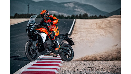 KTM, nuova 1390 Super Adventure S EVO: tante novità e la cambiata automatica AMT - News