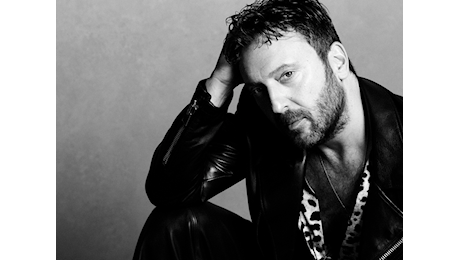 Abbiamo ascoltato Alaska Baby, l'album di Cesare Cremonini, e vi spieghiamo perché è un disco epocale. Musica facile, ma che poteva scrivere solo un artista...