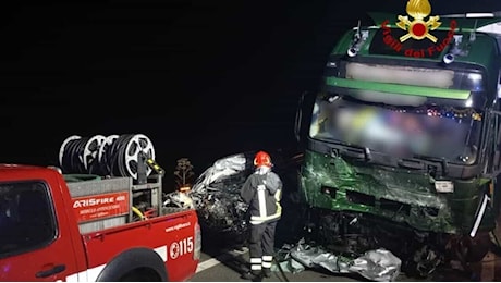 Frontale contro un tir, muoiono una giovane di Sabaudia e il fidanzato