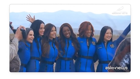 Katy Perry mistica dopo il volo con Blue Origin: «Sono super connessa all’amore»