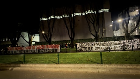 Milan, contestazione degli ultras alla cena di Natale: Incapaci e senza ambizione