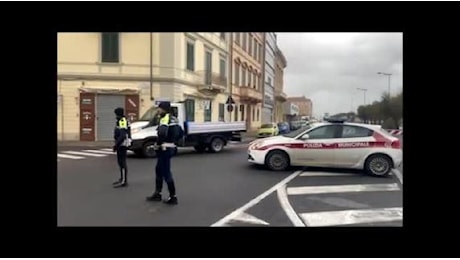 Maltempo in Toscana, raffiche di vento oltre i 100 km/h e onde di 7 metri a Livorno e sulle isole