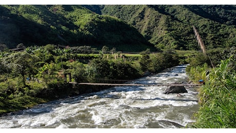Ecuador, una storica sentenza dice che inquinare un fiume significa violare i suoi diritti