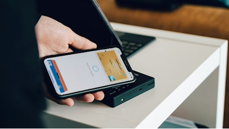 È confermato: i pagamenti con NFC su iPhone funzioneranno con altri sistemi (oltre Apple Pay)