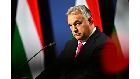 Ungheria, stretta su Lgbtq+: approvato emendamento