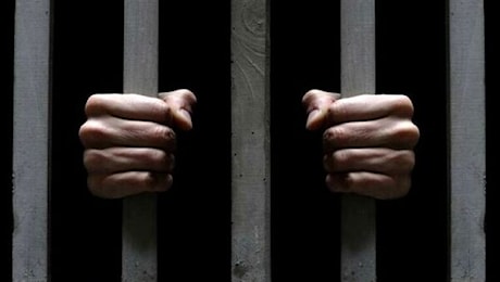 Tre detenuti evadono dal carcere: si sono calati giù con le lenzuola