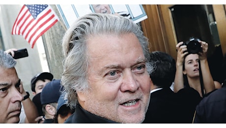 Steve Bannon: “I soldi per Kiev sono finiti, ce li metta l’Ue. Meloni? Ha scommesso contro Trump, sull’Ucraina torni alle idee di prima”