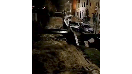 Maltempo: notte di apprensione per il livello dei corsi d’acqua. A Figline detriti in strada per la tracimazione del torrente Bardena