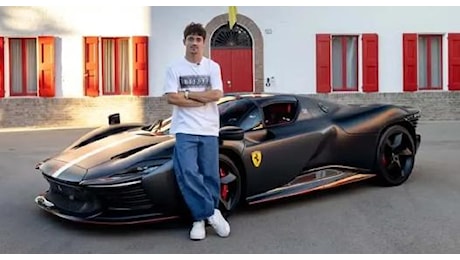 Charles Leclerc ha una nuova Ferrari milionaria e super esclusiva: ecco com'è. Il video