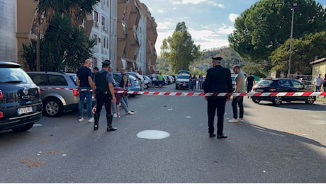 Sparatoria al quartiere Lampanaro: lite per un incidente stradale degenera, un morto e un ferito grave