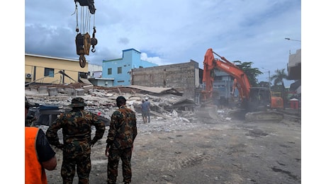 Violento terremoto a Vanuatu, 14 morti: si cercano i dispersi