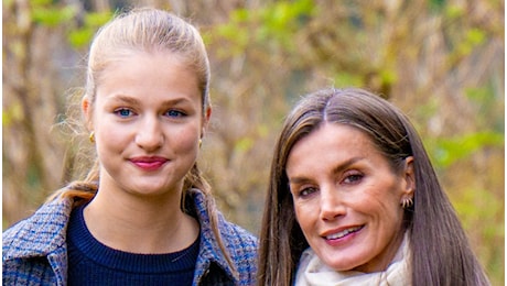 Letizia di Spagna rispolvera il cappotto pied de poule, ma Leonor splende con il look country