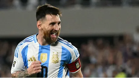 Messi brutale, tripletta favolosa. Ma poi spaventa i tifosi. Foto