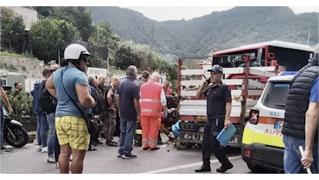 Scontro furgone-bus a Ischia, morto 27enne