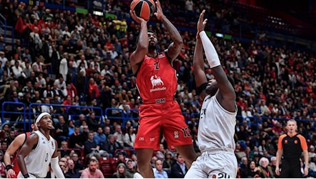 Euroleague, prima in casa per l'Olimpia e prima grande vittoria: Paris Basketball al tappeto