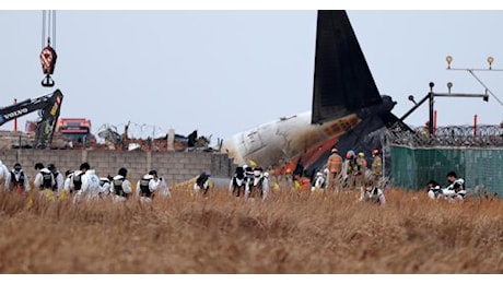 Testimoni schianto in Corea Sud, 'prima le fiamme, poi il boato'