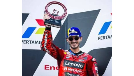 Bagnaia e il Ducati Lenovo Team terzi sul podio del Mandalika Circuit. Caduta per Bastianini