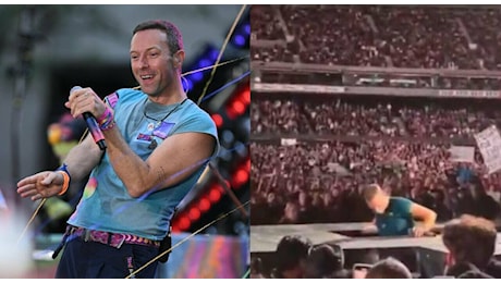 Coldplay concerto a Melbourne: Chris Martin precipita in una botola sul palco