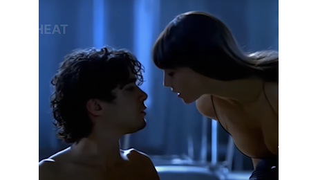 Riccardo Scamarcio e la scena di sesso con Monica Bellucci: Ecco perché durò sette ore