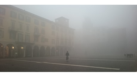 Smog, Cremona già in arancione, arrivano i primi divieti