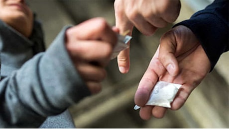 RAPPORTO 2024. In Italia quattro studenti su 10 consumano droga: preoccupa il dato sui minorenni