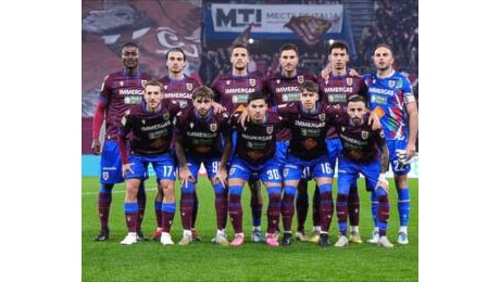 Derby al Mapei. La Reggiana sciupa, il Sassuolo la punisce e allunga in vetta