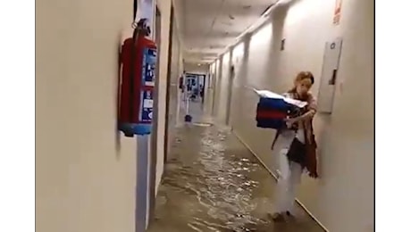 Malaga: ospedale sott’acqua e nuove evacuazioni – Il video