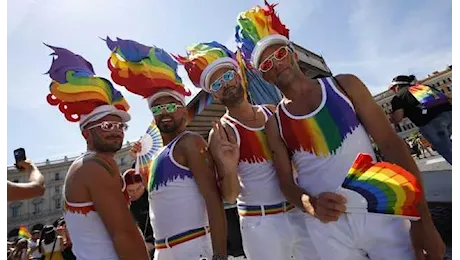 L'Onda Pride per i diritti Lgbtq+ oggi sfila in sette città: da Cagliari a Milano