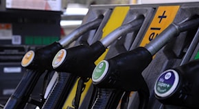 Benzina e diesel, prezzi oggi in rialzo: la media
