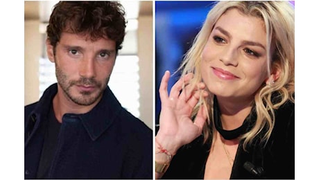 Affari Tuoi De Martino spiazza e cita Emma Marrone durante la puntata, pubblico scatenato: “Lo ha detto davvero”