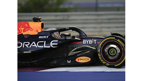 F1, Verstappen conquista la pole in Qatar. Deludono le Ferrari