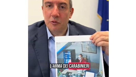 Non paga il conto al ristorante gestito da disabili, il sindaco lo svergogna sui social. Il video è virale