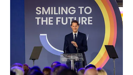 Elkann: “L’industria dell’auto è a rischio”