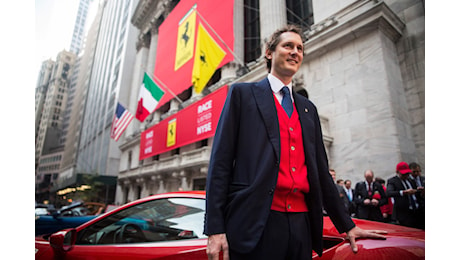 John Elkann celebra i risultati di Ferrari: “L’elettrico? Un nuovo capitolo della nostra storia”