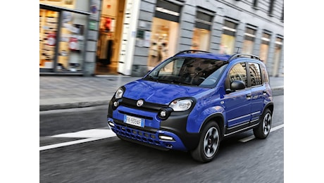 Fiat Panda è ancora la più venduta a settembre, Dacia Sandero insegue