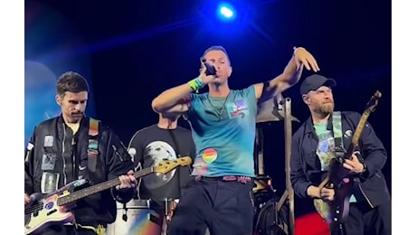 I Coldplay approdano a Roma fra ecologia e magia
