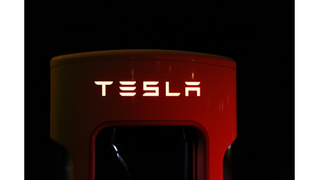 Tesla guadagnerà 1 miliardo dai suoi concorrenti