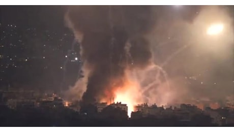 IL VIDEO. Attacchi di Israele alla periferia Sud di Beirut, fumo e esplosioni