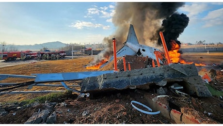 Incidente aereo Corea del Sud, la ricostruzione: l'allarme stormo uccelli, l'atterraggio senza carrello, il mayday del pilota