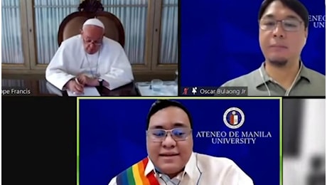 Papa Francesco rimproverato da uno studente: Basta usare un linguaggio offensivo contro la comunità Lgbtqia+