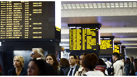 Sciopero dei treni, l'elenco dei convogli garantiti: una trentina i convogli soppressi, tra arrivi e partenze, alla stazione di Venezia-Santa Lucia