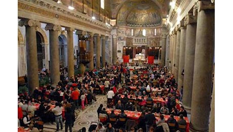 Natale, 400 persone in basilica di Santa Maria in Trastevere per pranzo di Sant’Egidio