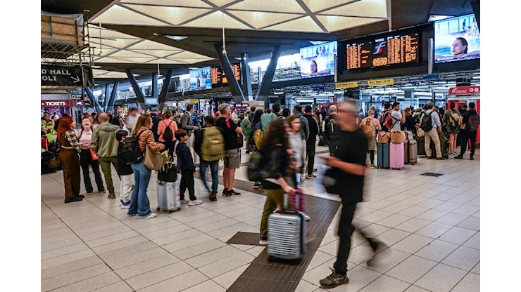 Sciopero personale ferroviario, martedì nero per i pendolari - Avvenire Sciopero personale ferroviario, martedì nero per i pendolari - Avvenire