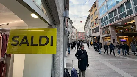 Primo giorno di saldi: pienone a Bergamo e nei centri commerciali - Video