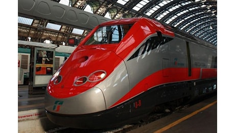 Il treno è in ritardo? Dal 1° gennaio Trenitalia introduce il rimborso automatico: come funziona