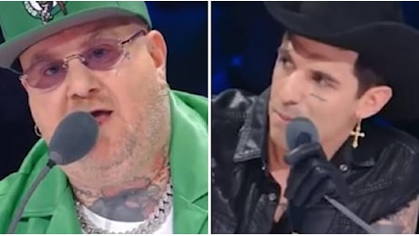 X Factor, lite tra Achille Lauro e Jake La Furia: «Sei un parac....». Il pubblico urla: «Basta»