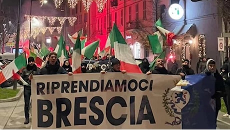 Aperitivo tricolore in piazza: è bufera per il raduno neofascista a Brescia