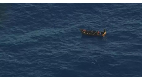 Giunti a Lampedusa 44 migranti salvati in mare
